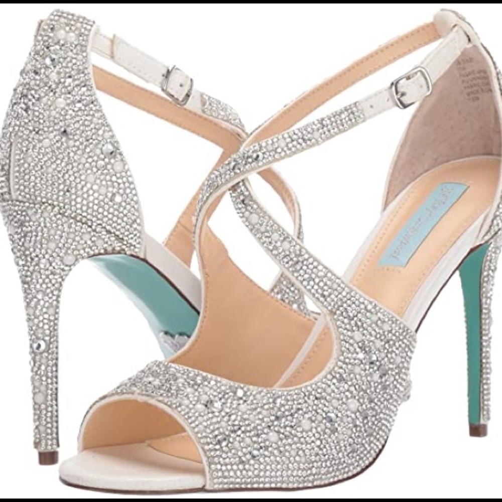 Blue by Betsy Johnson Sage heels